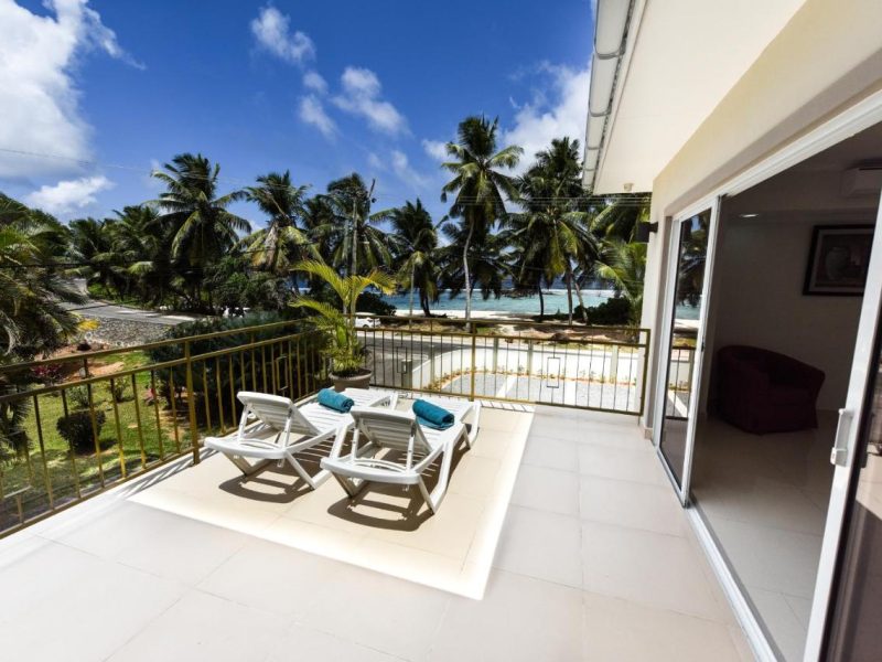 2 Bedroom Apartment with Common Pool – (Beachfront) – Self-Catering