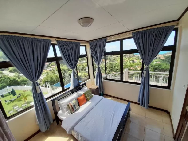Maison L’Horizon – 3 Bedroom Apartment – Self-Catering (6 Adults)