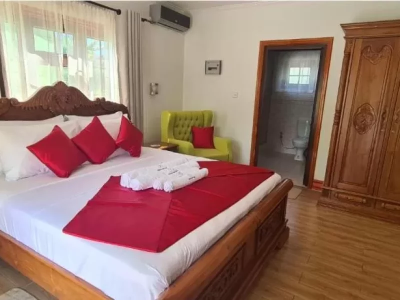 Deluxe Room on Half-Board Basis  (2 persons)